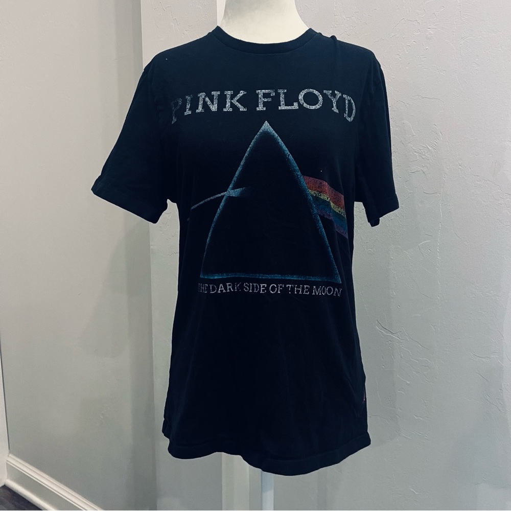 Pink Floyd dark side of the Moon Old Navy men’s black shirt size Small